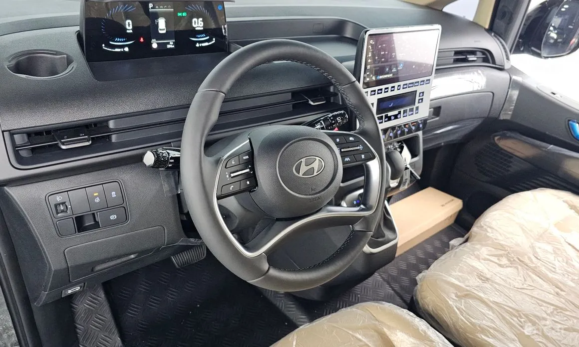 Hyundai Staria 2021 L3.5 Cargo 3-Seater