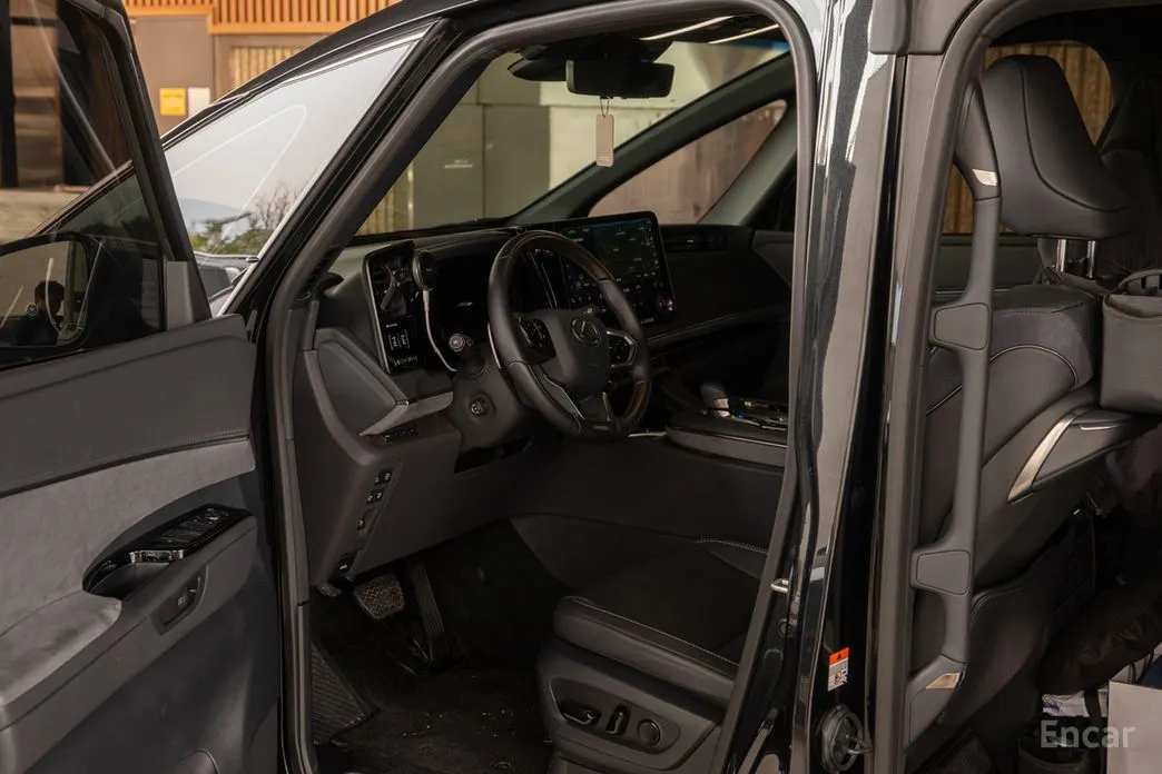 Lexus LM 2024 500h Executive