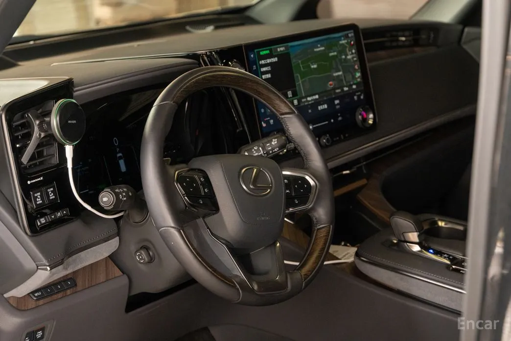 Lexus LM 2024 500h Executive