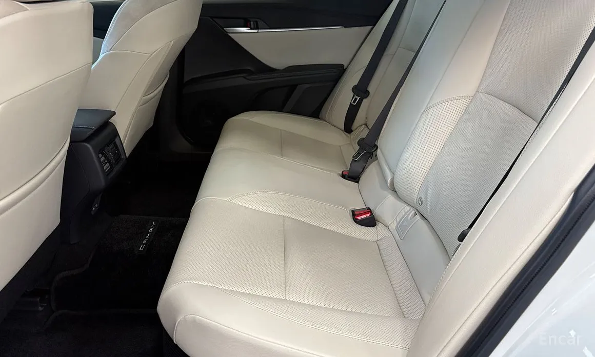 Toyota Camry 2024 2.5 XLE Hybrid