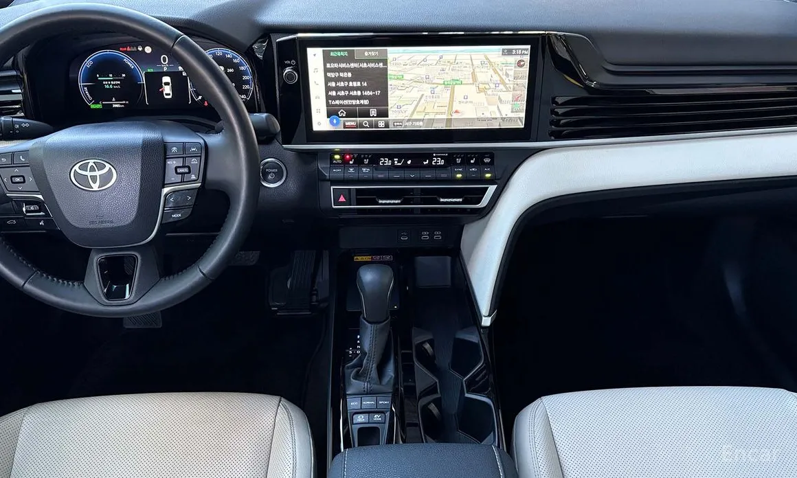 Toyota Camry 2024 2.5 XLE Hybrid