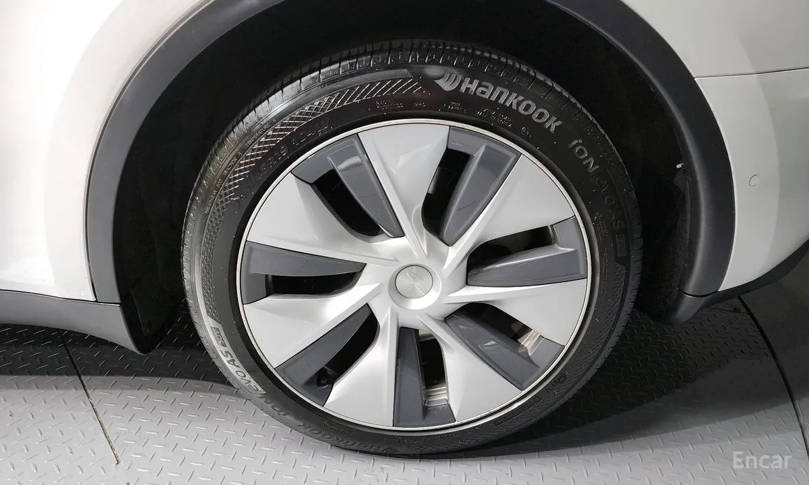 Tesla Model Y 2020 Standard Range