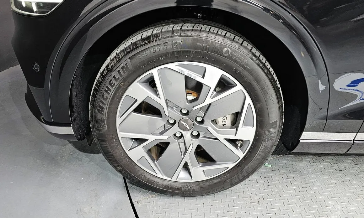 Genesis GV70 2022 e-AWD