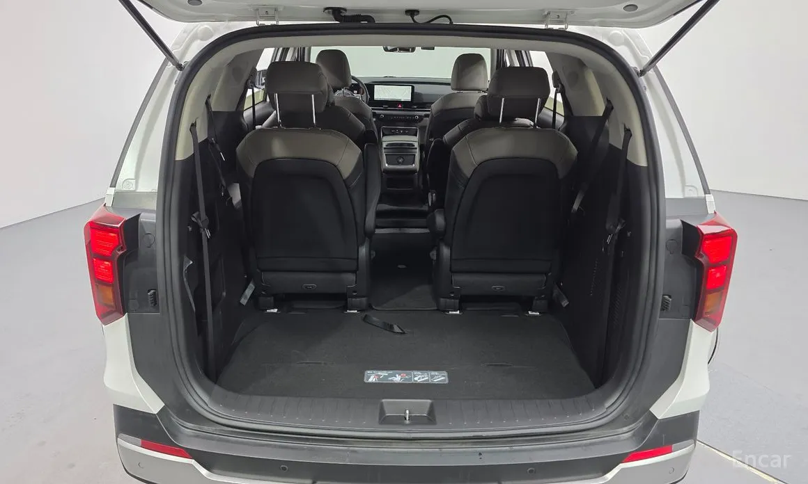 Kia Carnival 2023 9-Seater Prestige
