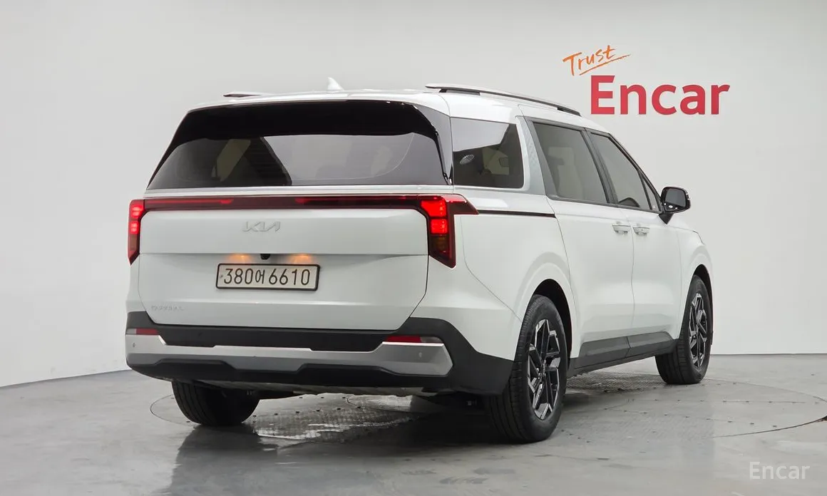 Kia Carnival 2023 9-Seater Prestige