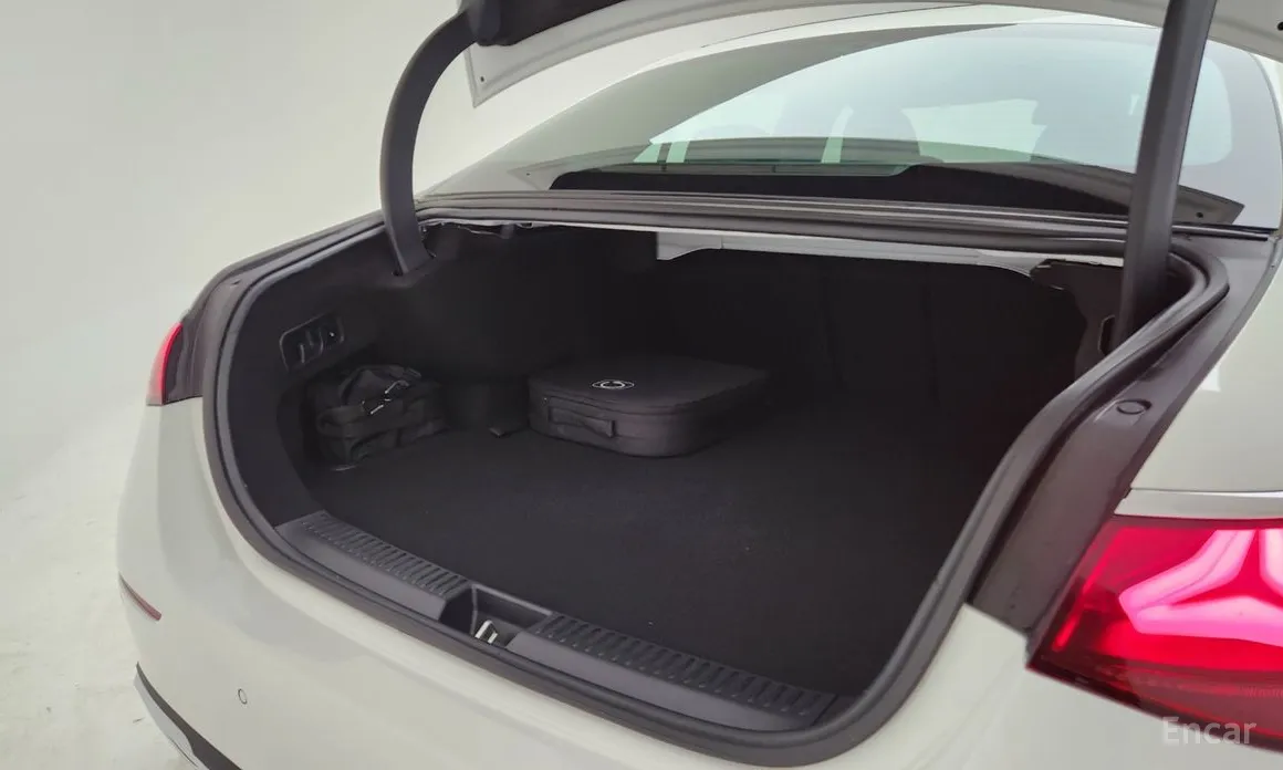 Mercedes-Benz E-Class 2024 E350e 4MATIC