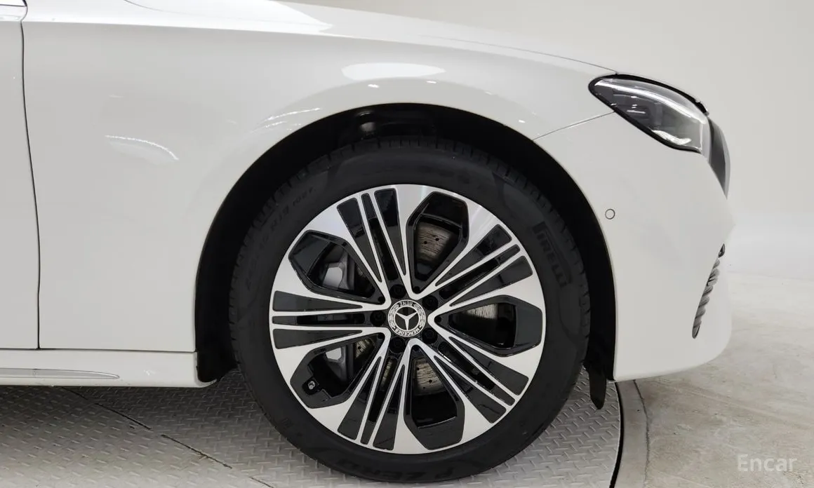 Mercedes-Benz E-Class 2024 E350e 4MATIC