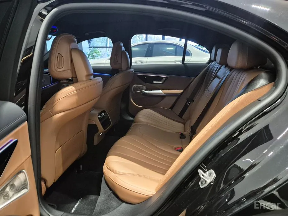 Mercedes-Benz E-Class 2024 E300 4MATIC AMG Line