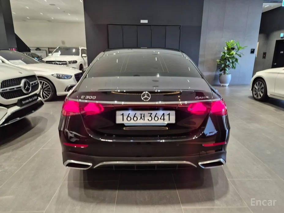 Mercedes-Benz E-Class 2024 E300 4MATIC AMG Line