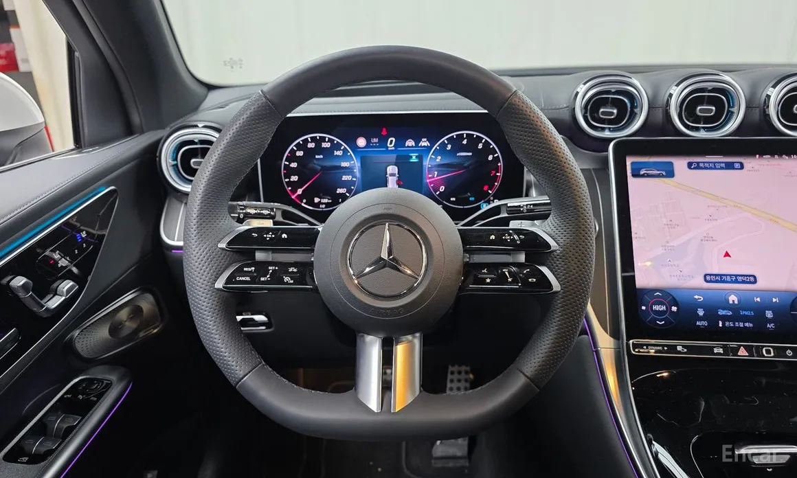 Mercedes-Benz GLC-Class 2023 GLC300 4MATIC AMG Line