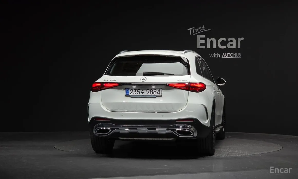 Mercedes-Benz GLC-Class 2023 GLC300 4MATIC AMG Line