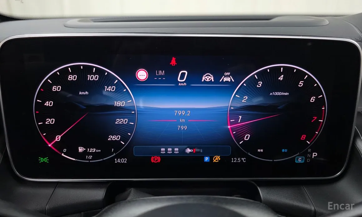 Mercedes-Benz GLC-Class 2023 GLC300 4MATIC AMG Line