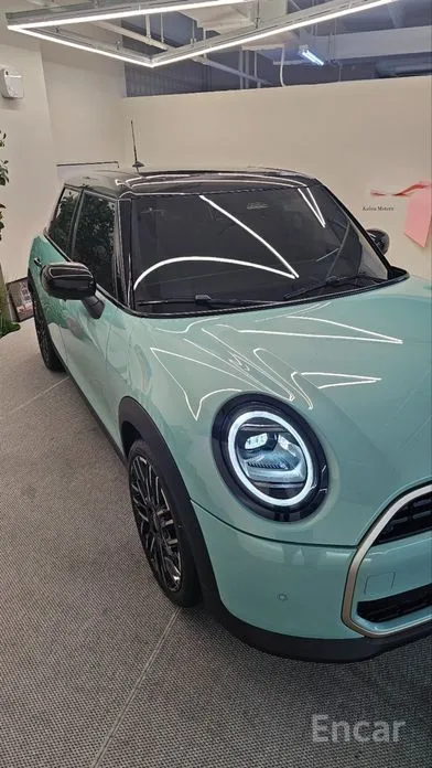Mini Cooper 2024 5 Door Favoured