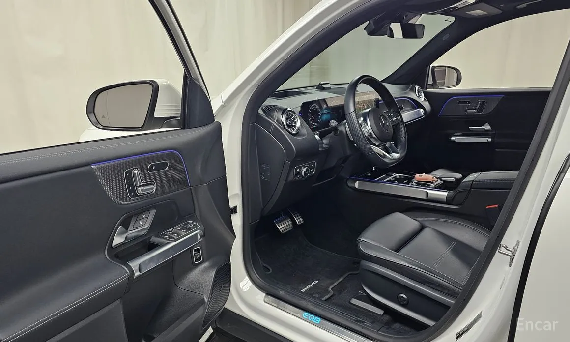 Mercedes-Benz EQB 2022 EQB300 4MATIC AMG Line