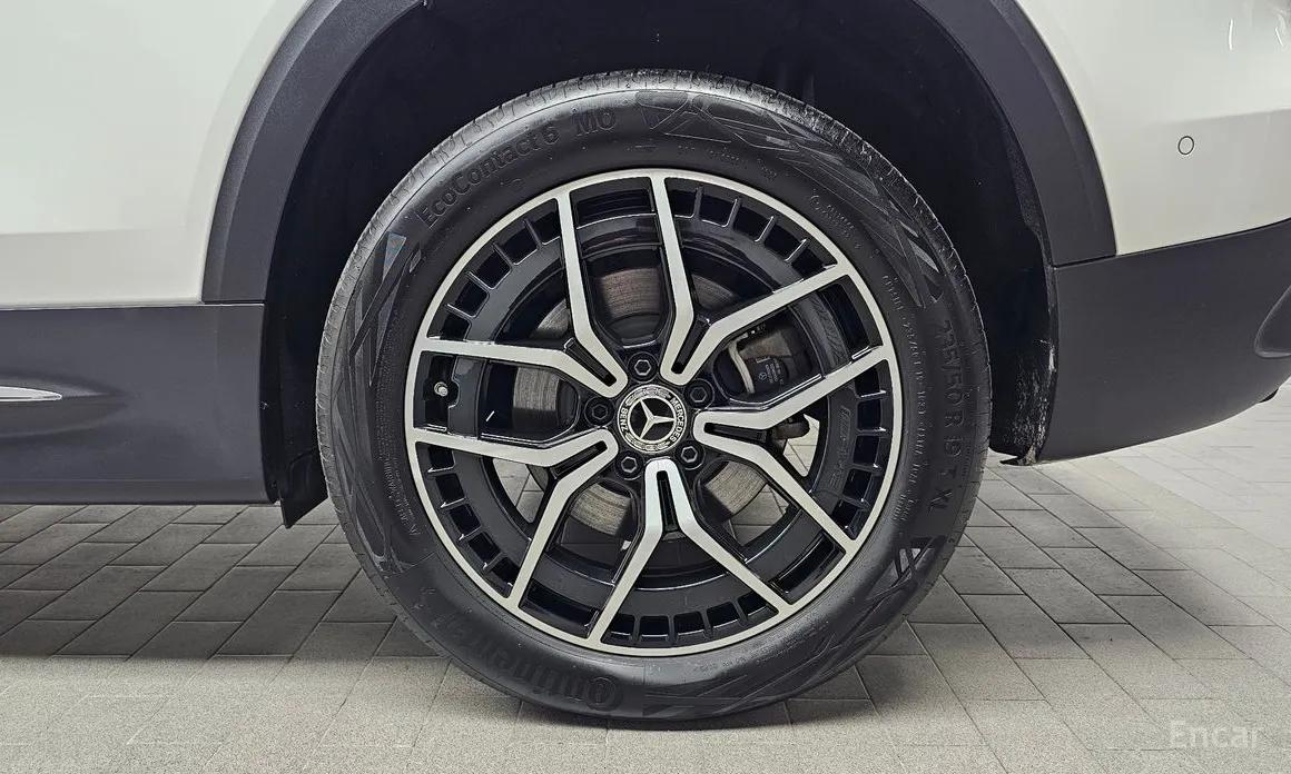 Mercedes-Benz EQB 2022 EQB300 4MATIC AMG Line