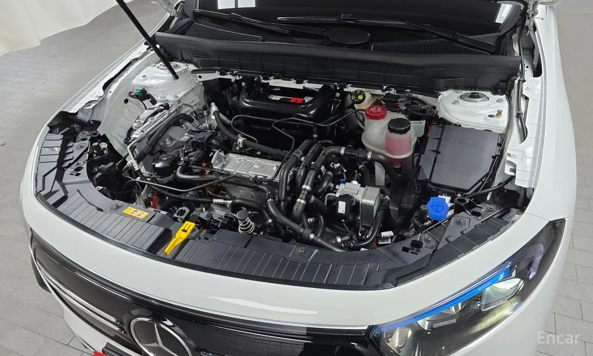 Mercedes-Benz EQB 2022 EQB300 4MATIC AMG Line