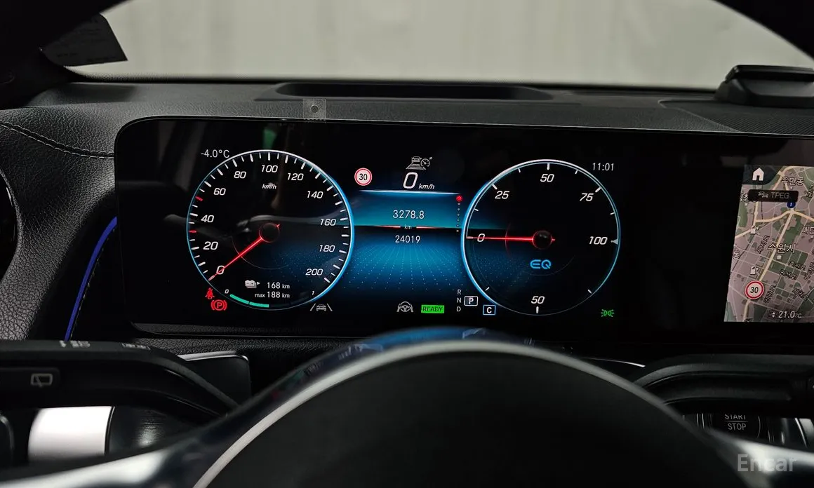 Mercedes-Benz EQB 2022 EQB300 4MATIC AMG Line