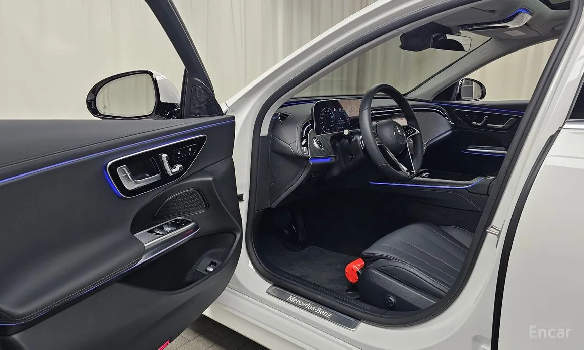 Mercedes-Benz E-Class 2024 E200 Avantgarde