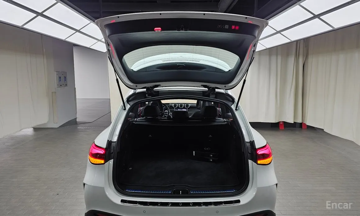 Mercedes-Benz GLC-Class 2023 AMG GLC43 4MATIC