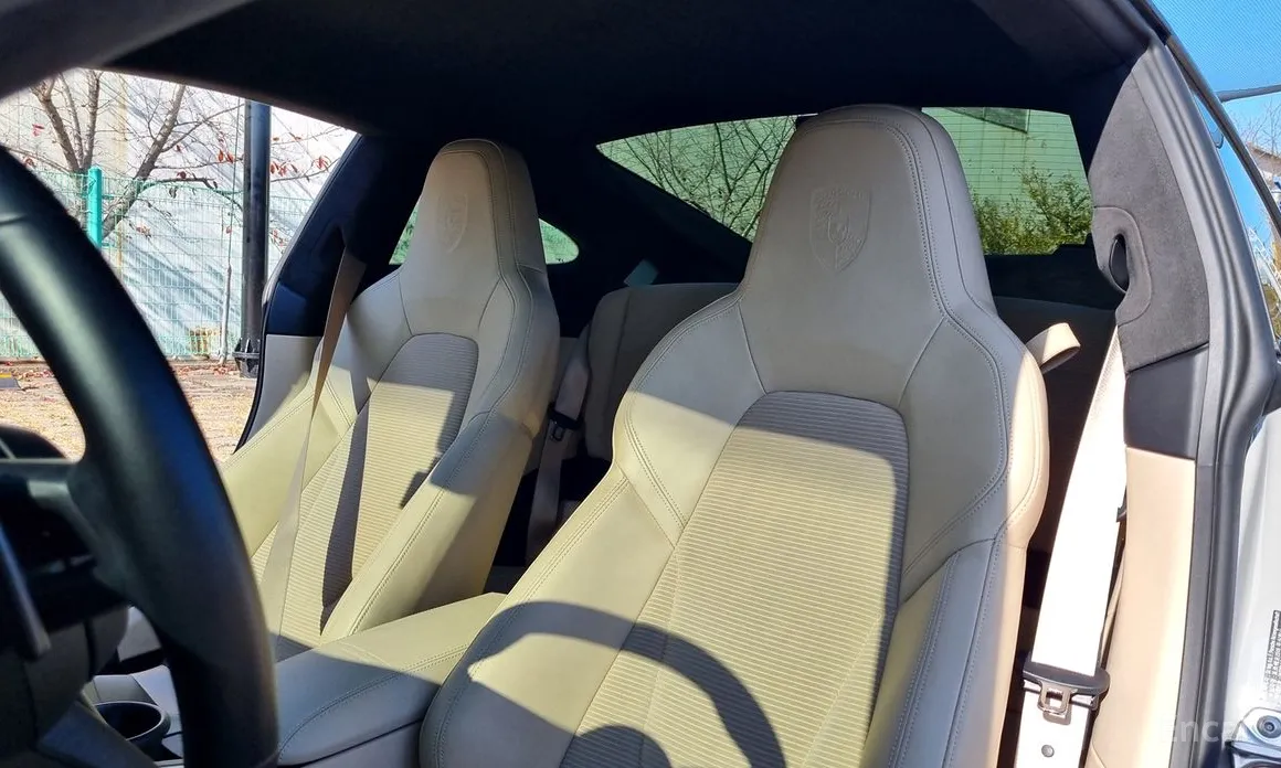 Porsche 911 2019 Turbo S