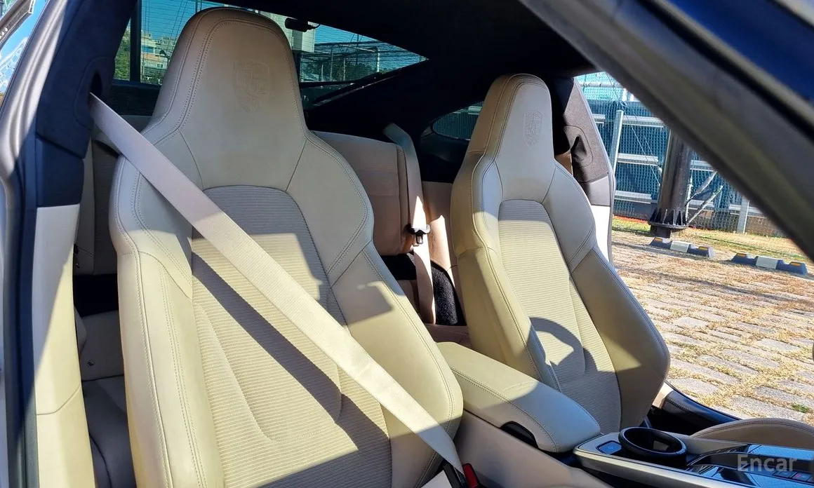 Porsche 911 2019 Turbo S