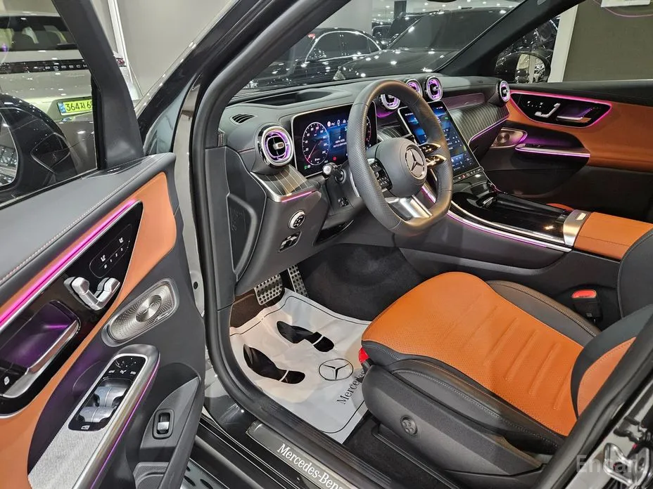 Mercedes-Benz GLC-Class 2023 GLC300 4MATIC AMG Line