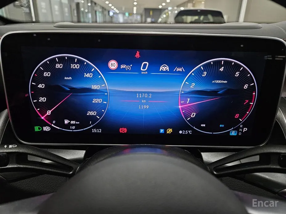 Mercedes-Benz GLC-Class 2023 GLC300 4MATIC AMG Line