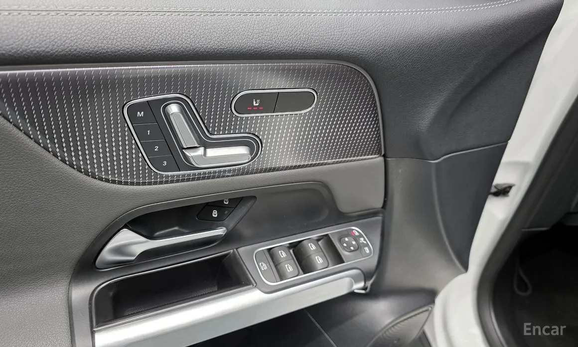 Mercedes-Benz EQB 2022 EQB300 4MATIC