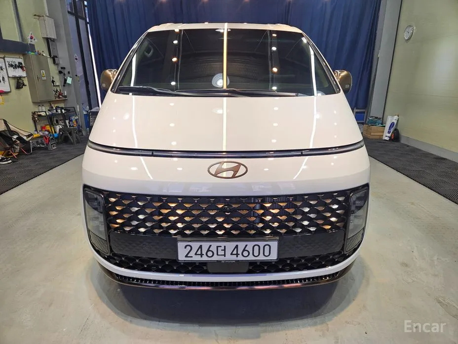 Hyundai Staria 2021 4WD Lounge 7-Seater