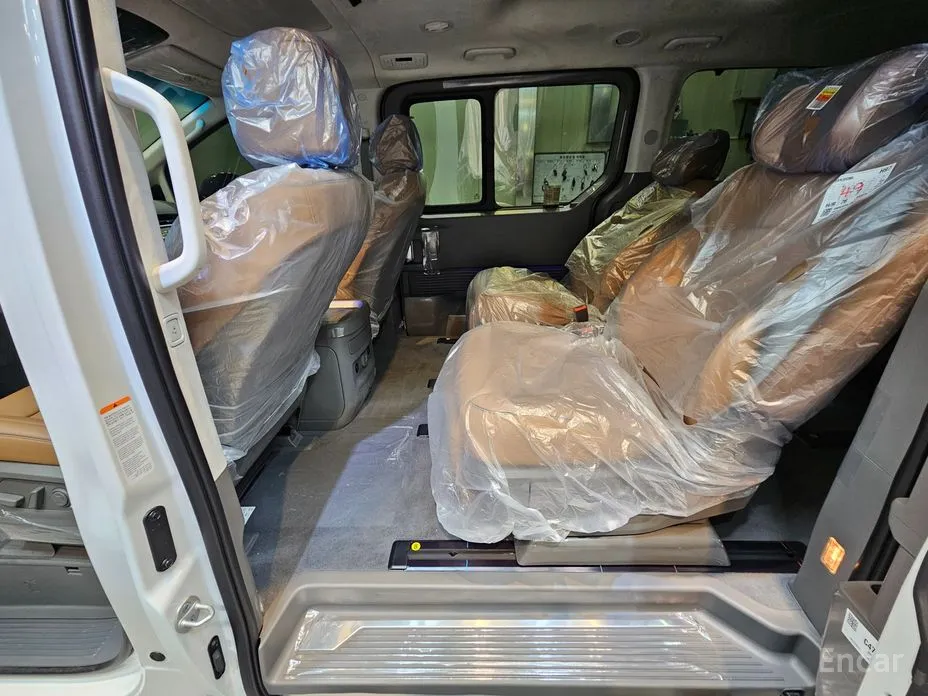 Hyundai Staria 2021 4WD Lounge 7-Seater