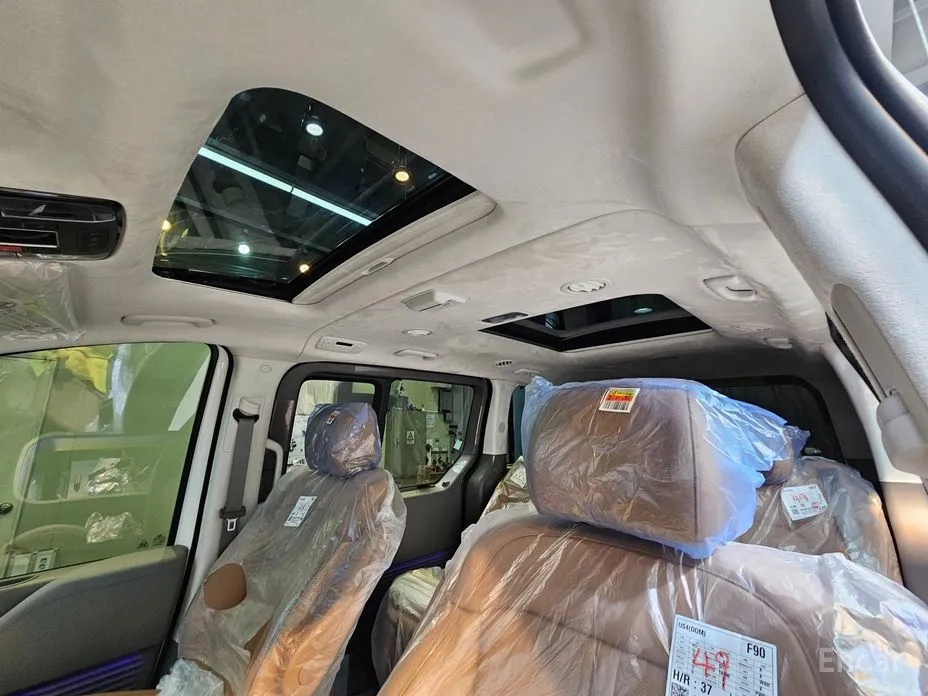 Hyundai Staria 2021 4WD Lounge 7-Seater