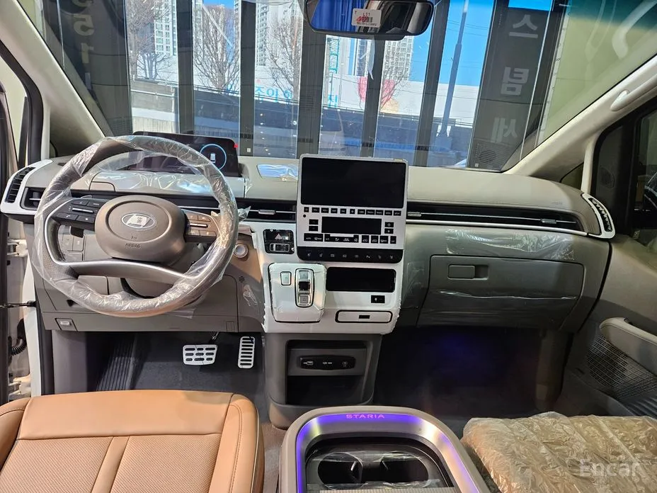 Hyundai Staria 2021 4WD Lounge 7-Seater