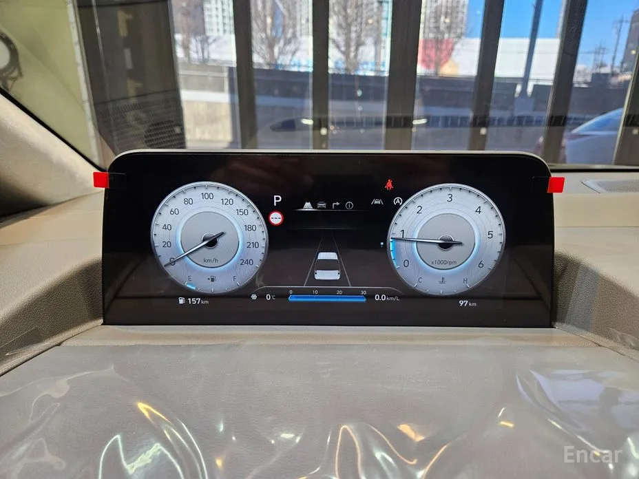 Hyundai Staria 2021 4WD Lounge 7-Seater