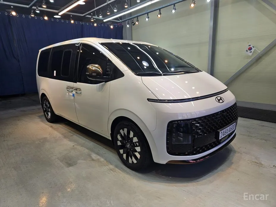 Hyundai Staria 2021 4WD Lounge 7-Seater