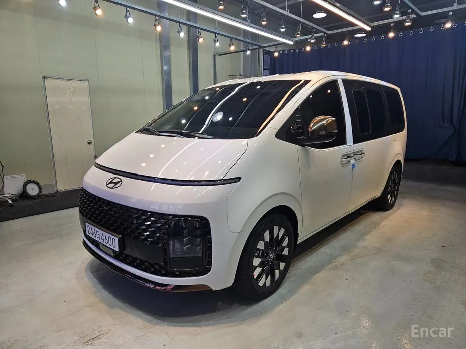 Hyundai Staria 2021 4WD Lounge 7-Seater