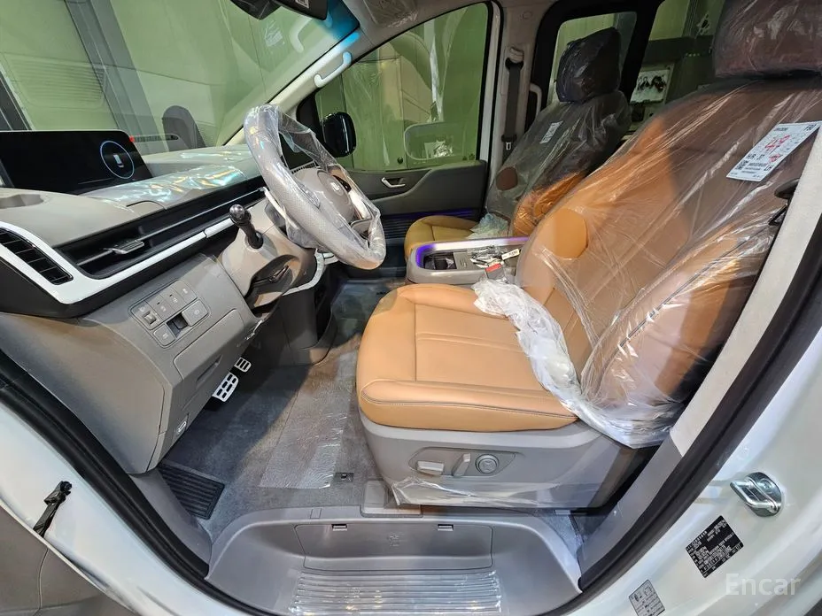 Hyundai Staria 2021 4WD Lounge 7-Seater