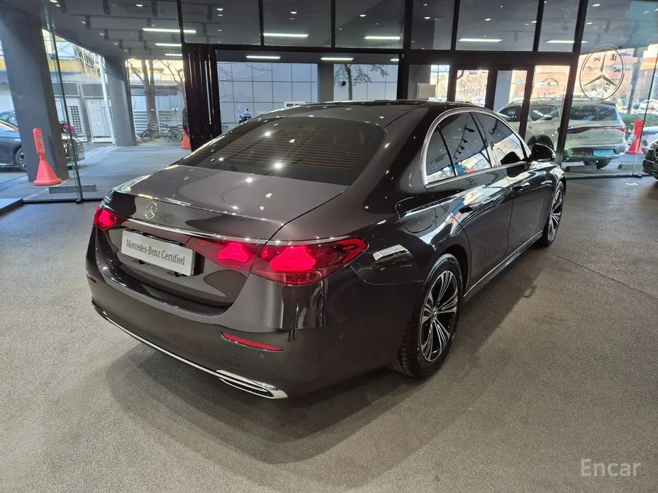 Mercedes-Benz E-Class 2024 E200 Avantgarde