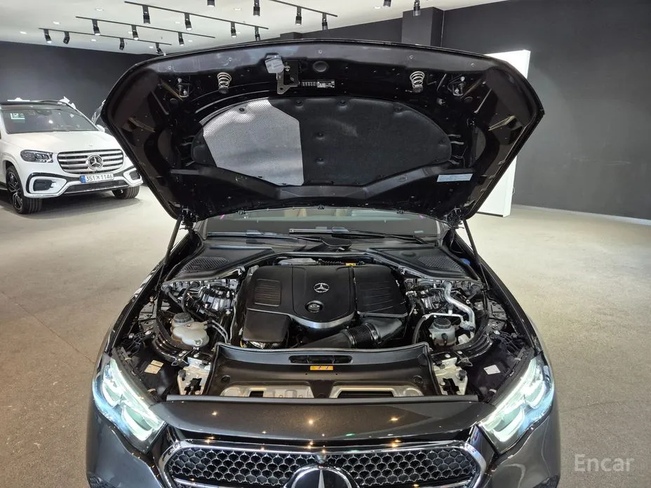 Mercedes-Benz E-Class 2024 E200 Avantgarde