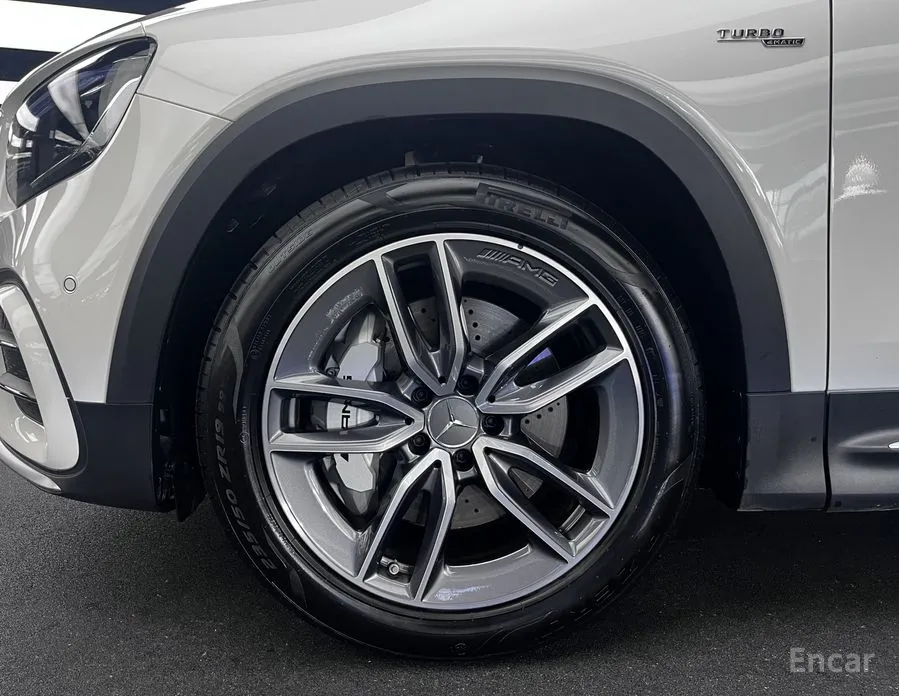 Mercedes-Benz GLB-Class 2020 AMG GLB35 4MATIC
