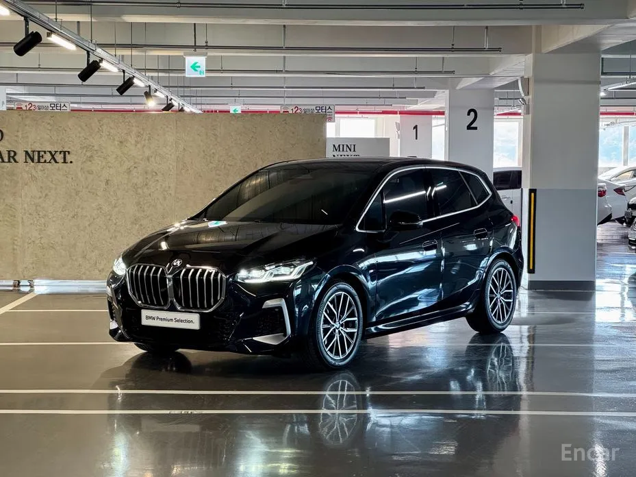 BMW 2 Series 2022 220i M Sport Design