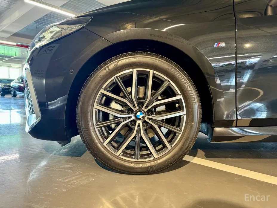 BMW 2 Series 2022 220i M Sport Design
