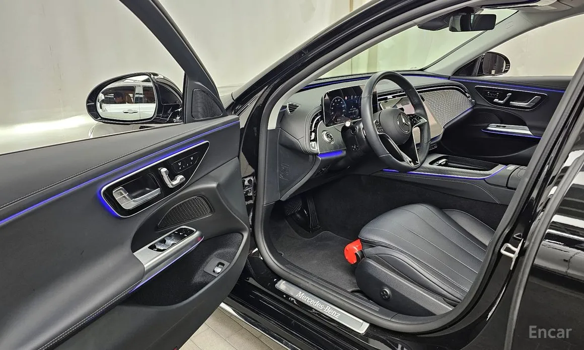 Mercedes-Benz E-Class 2024 E220d 4MATIC Exclusive