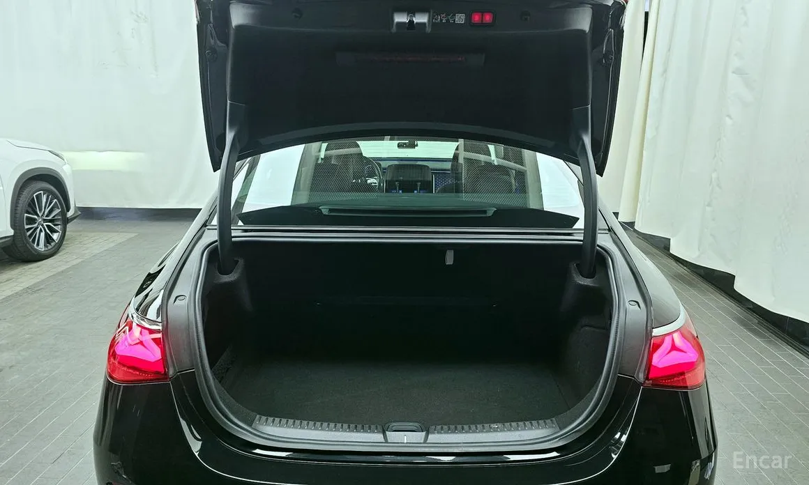 Mercedes-Benz E-Class 2024 E220d 4MATIC Exclusive