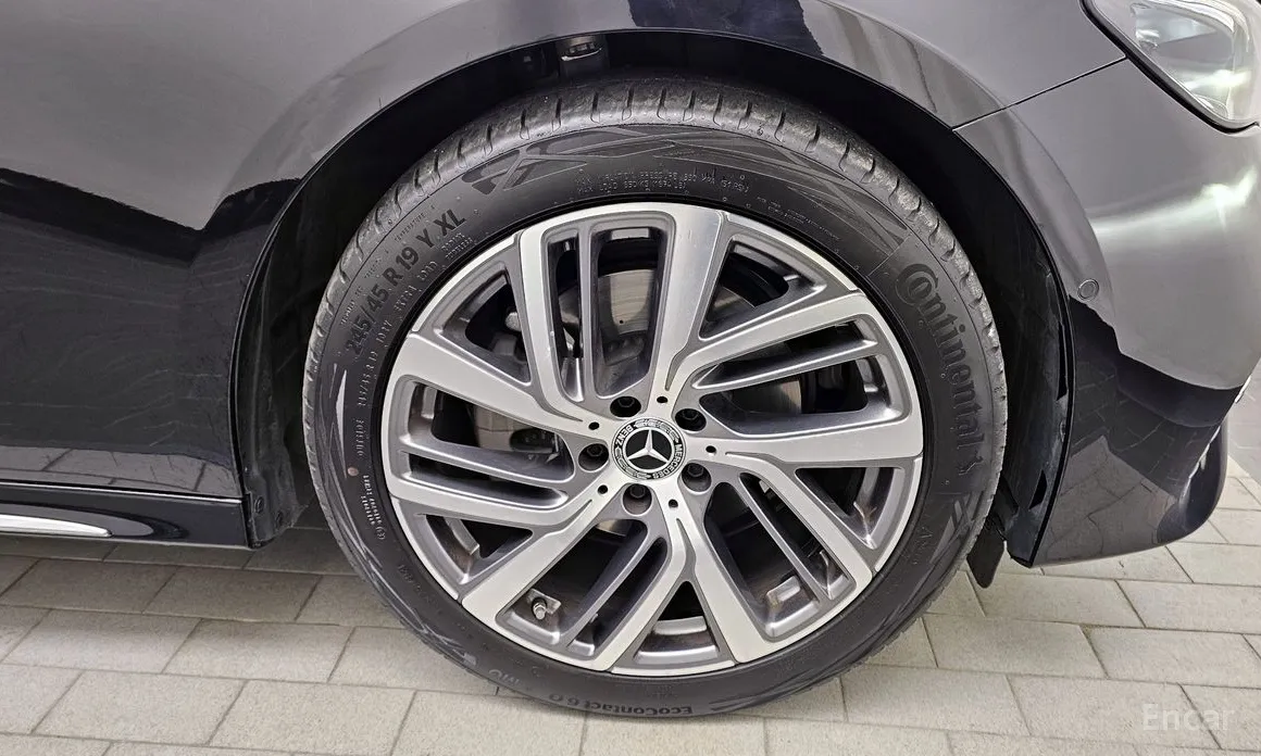 Mercedes-Benz E-Class 2024 E220d 4MATIC Exclusive