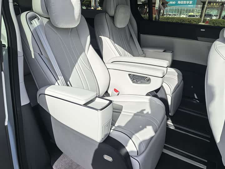 XPeng X9 2025 2025款 纯电 650长续航 Max