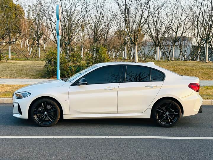 BMW 1 Series 2023 2023款 125i M运动曜夜版