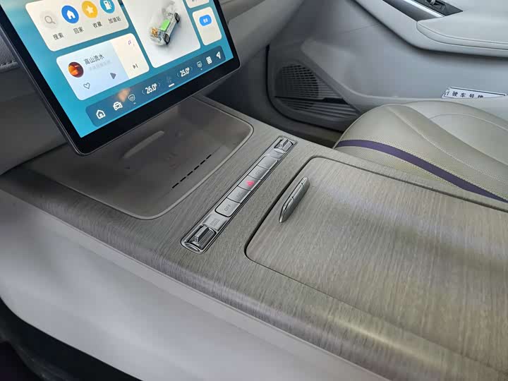 Geely Preface L 2024 2024款 油混 1.5TD 天宫版