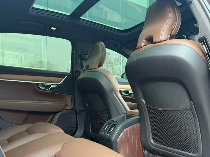 Volvo S90 2025 2025款 B5 智逸豪华版