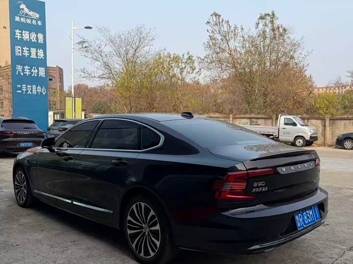 Volvo S90 2025 2025款 B5 智逸豪华版