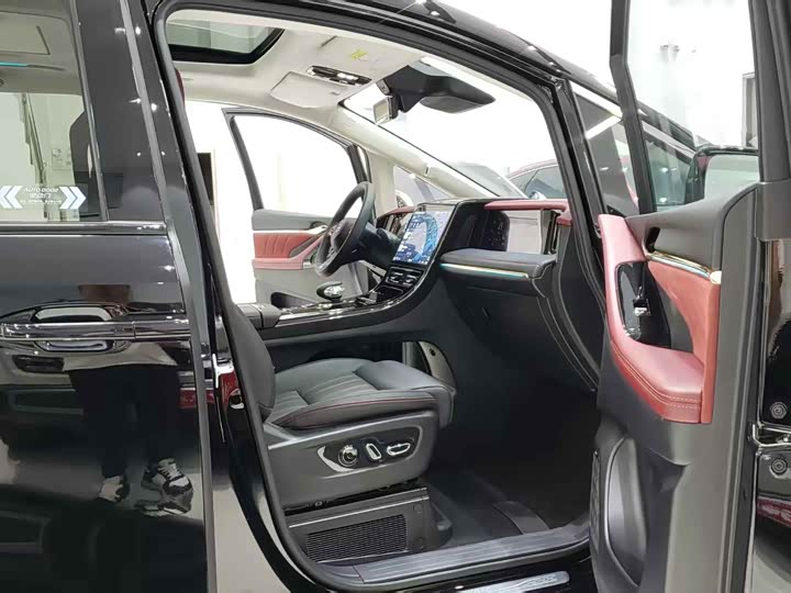 GAC Trumpchi E9 2025 2025款 E9 超级快充 宗师